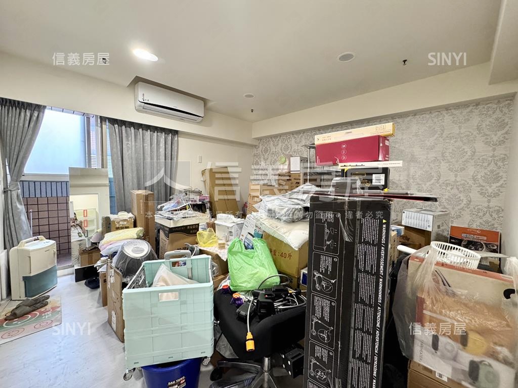 專任文心靜園Ａ美三房車位房屋室內格局與周邊環境