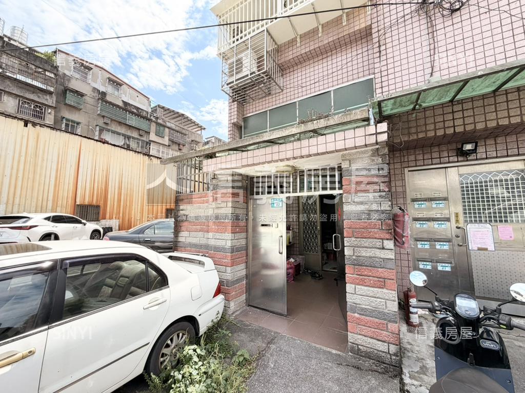 頂埔捷運一樓門口好停車房屋室內格局與周邊環境