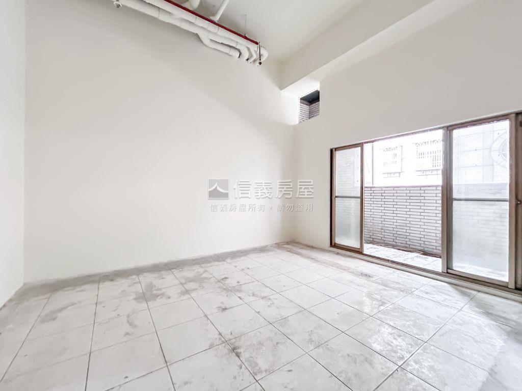 萬世ｏｋ●廠辦ｂ房屋室內格局與周邊環境