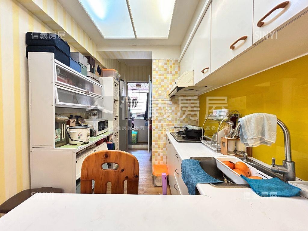 南屯三房學區宅房屋室內格局與周邊環境