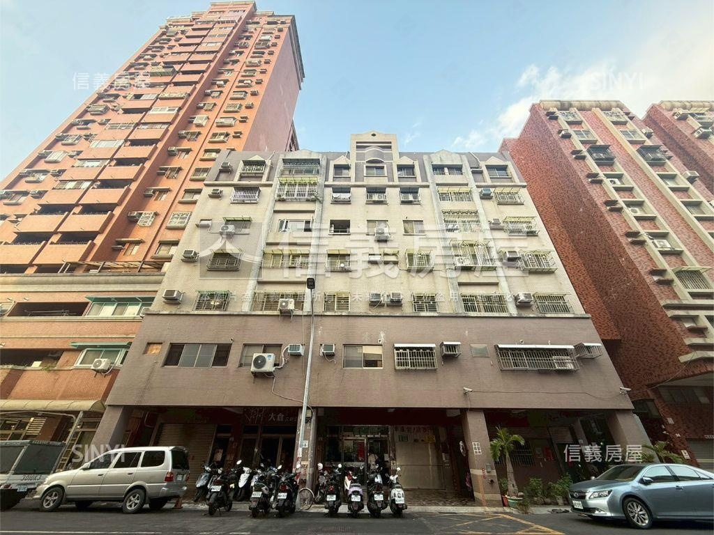 植物園。樓中樓。有車位房屋室內格局與周邊環境