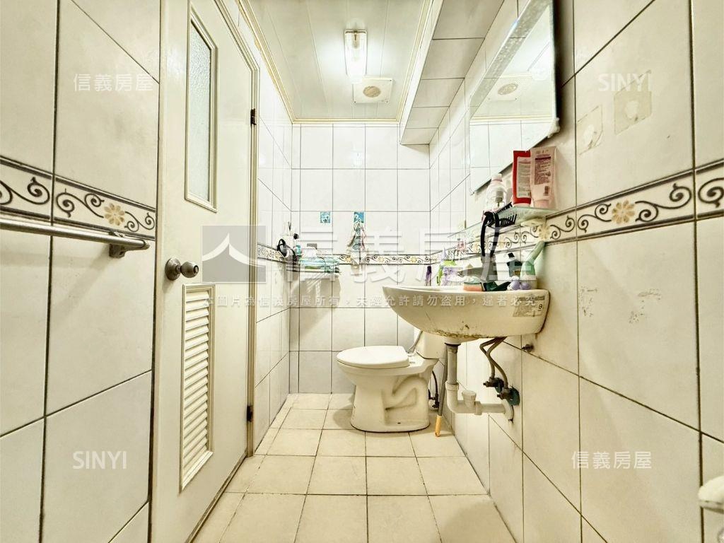 植物園。樓中樓。有車位房屋室內格局與周邊環境