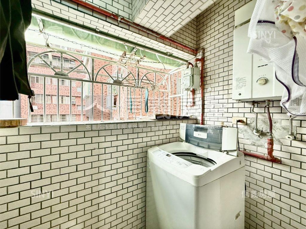 植物園。樓中樓。有車位房屋室內格局與周邊環境