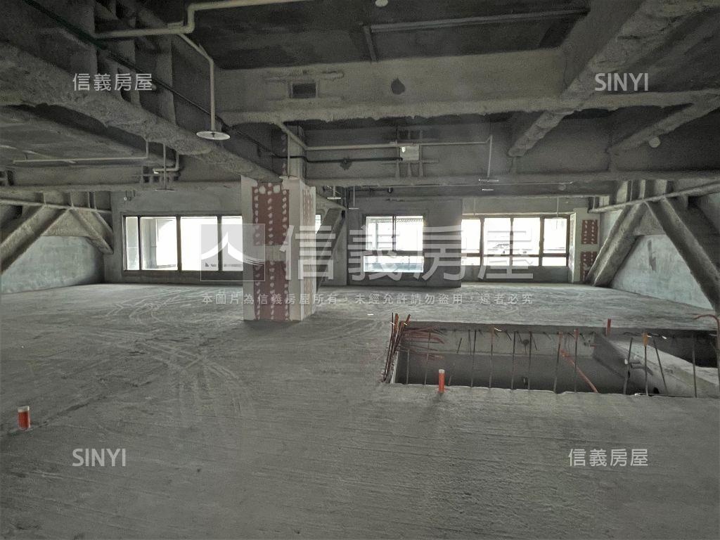 水立方．山河景１８樓房屋室內格局與周邊環境