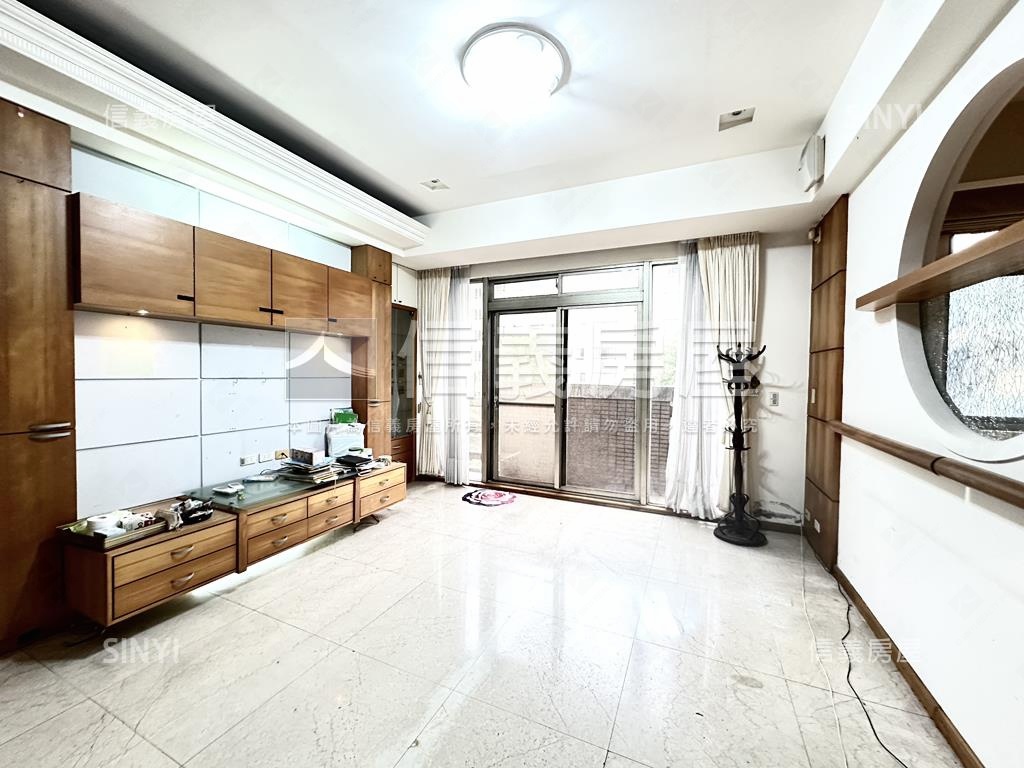 領袖名邸房屋室內格局與周邊環境