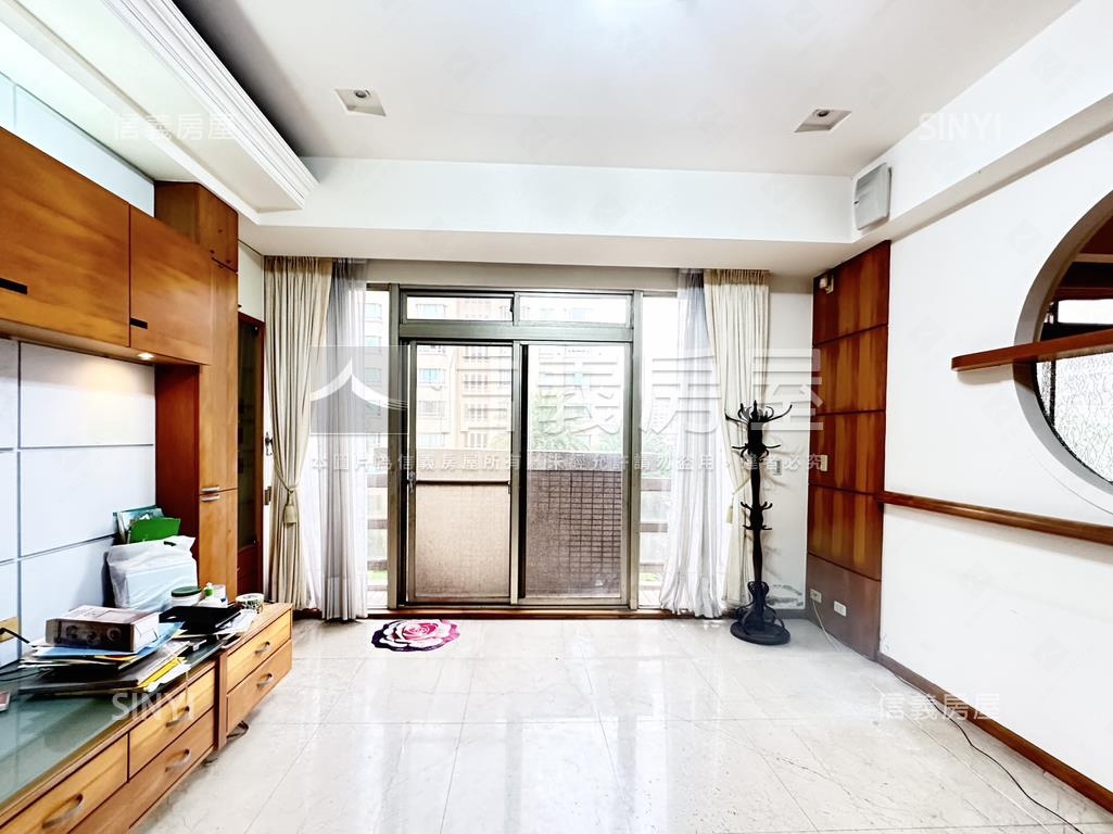 領袖名邸房屋室內格局與周邊環境