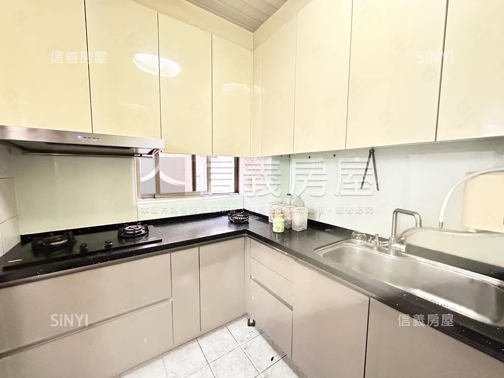 領袖名邸房屋室內格局與周邊環境