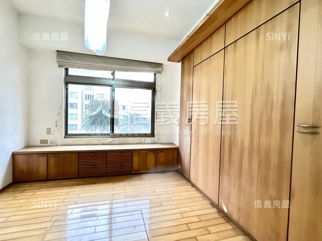 領袖名邸房屋室內格局與周邊環境