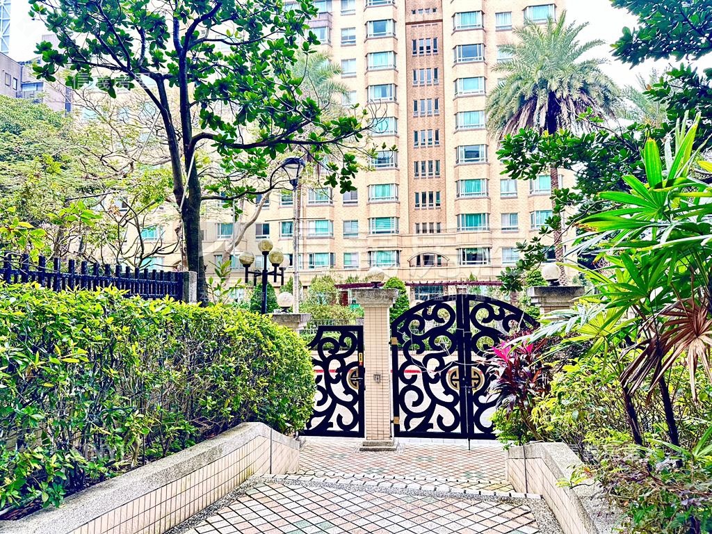 領袖名邸房屋室內格局與周邊環境