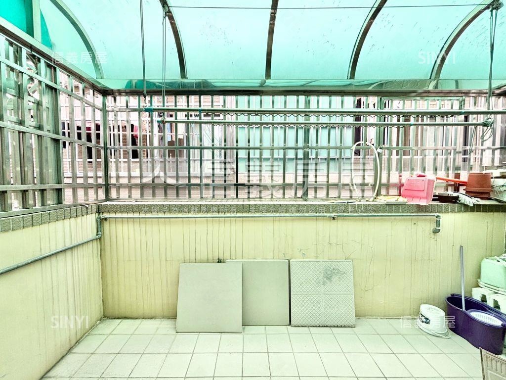 推近中國醫震後庭院美別墅房屋室內格局與周邊環境