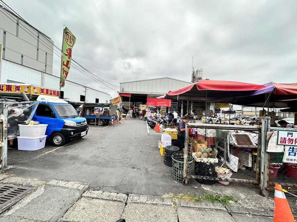 專任彰南路邊間透天房屋室內格局與周邊環境