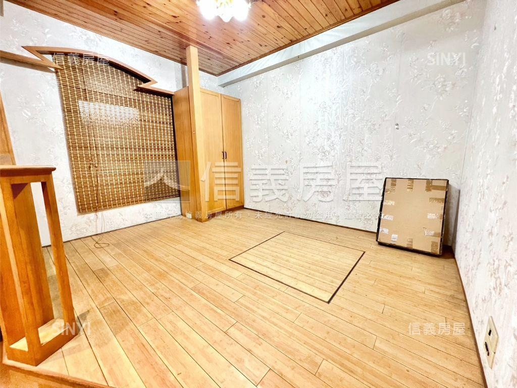安康社區田字車庫美墅房屋室內格局與周邊環境