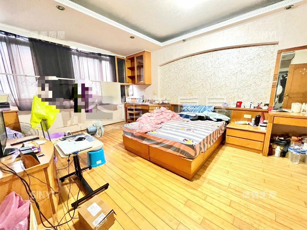 安康社區田字車庫美墅房屋室內格局與周邊環境