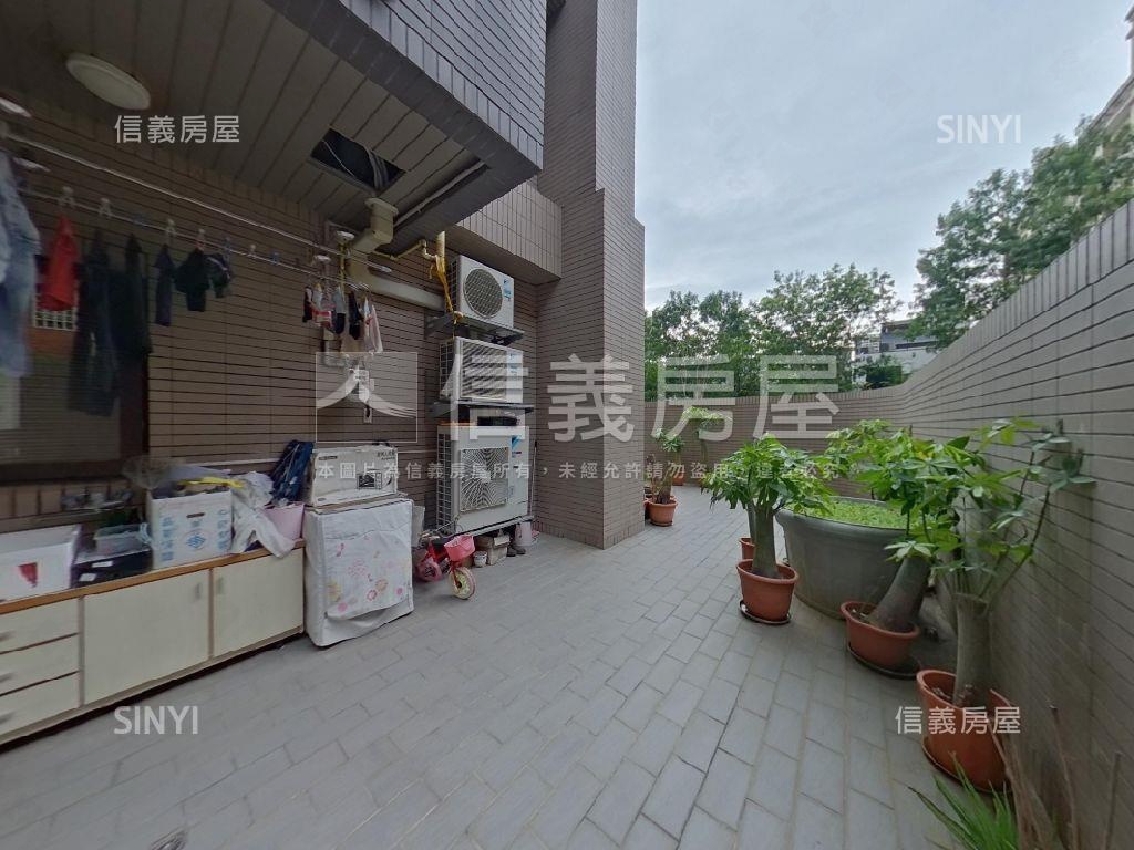 稀有挑高庭院戶房屋室內格局與周邊環境