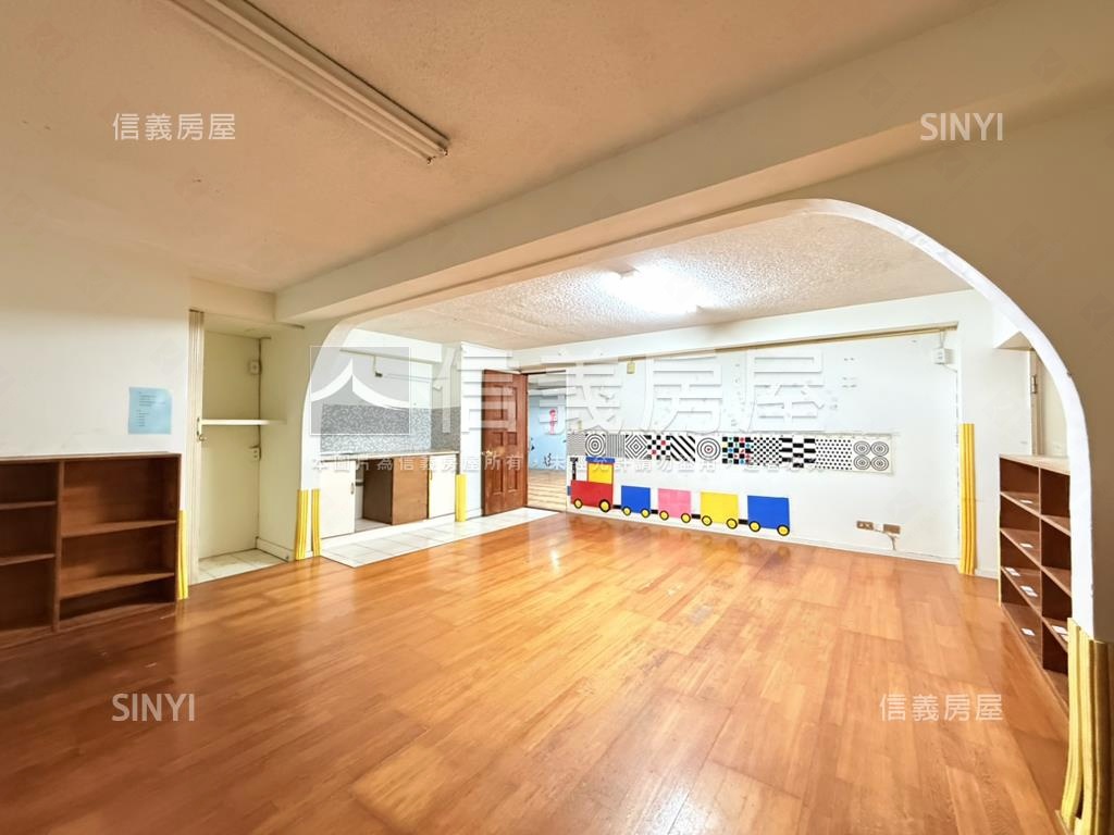 太子大學城一樓大空間房屋室內格局與周邊環境