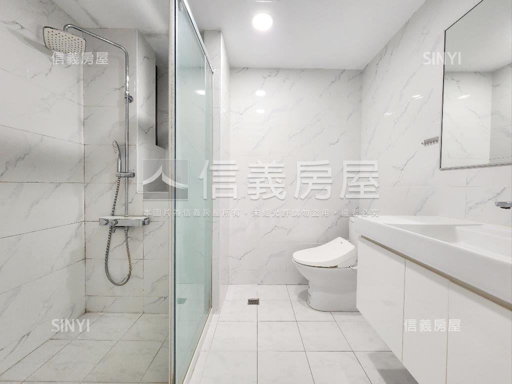 美裝潢靜廬華廈房屋室內格局與周邊環境