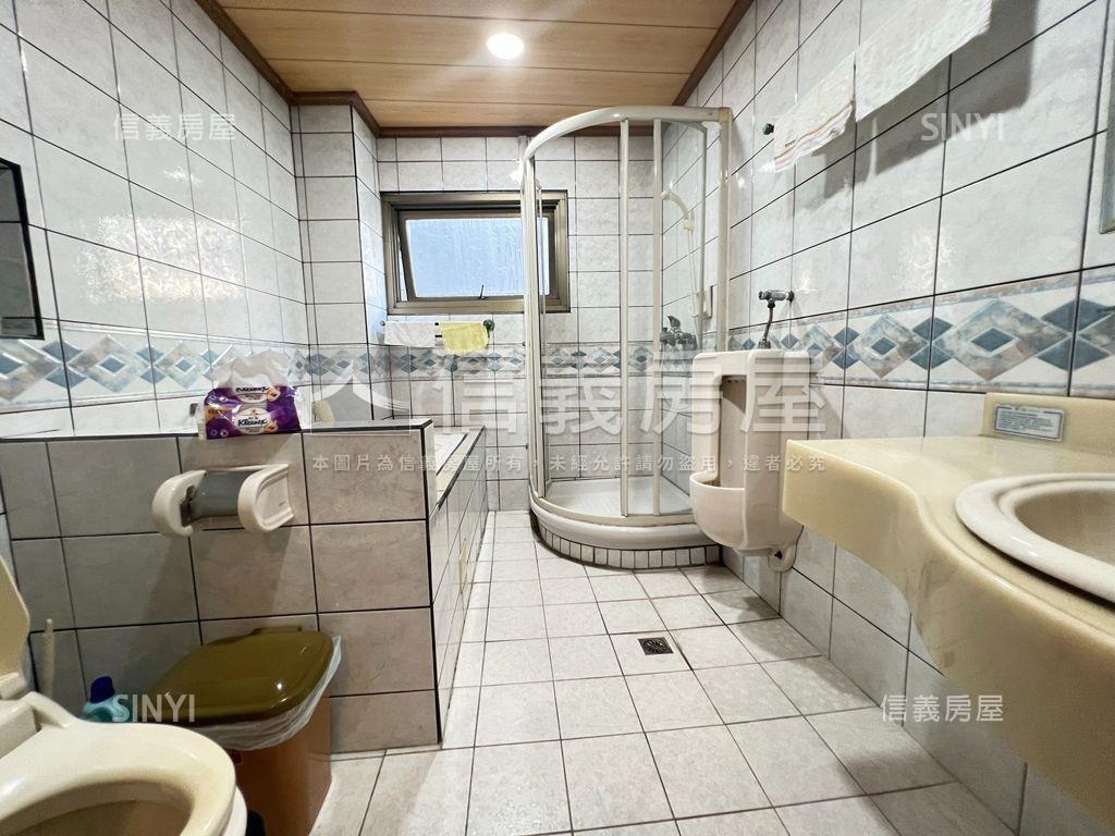 站前。面寬約九米百坪店住房屋室內格局與周邊環境