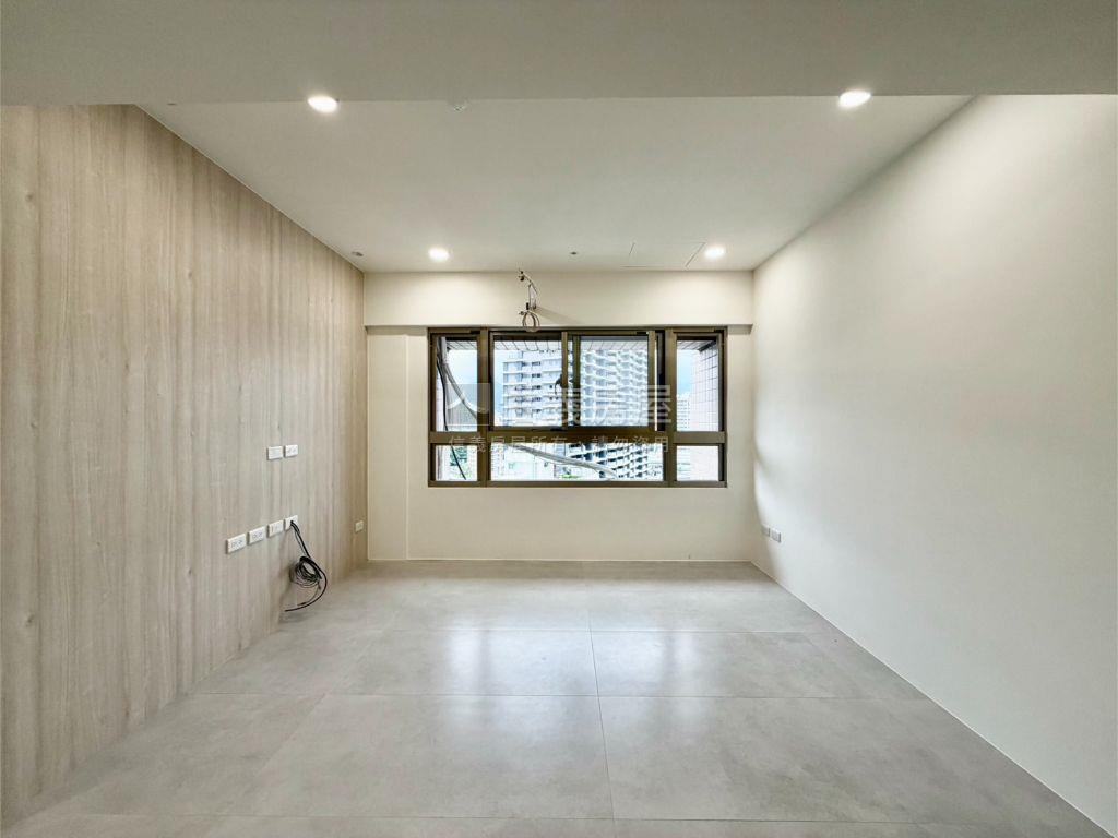 天闊山景小資裝潢美屋房屋室內格局與周邊環境