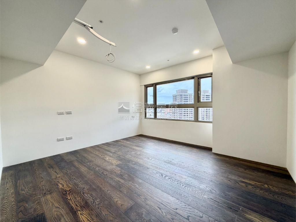天闊山景小資裝潢美屋房屋室內格局與周邊環境