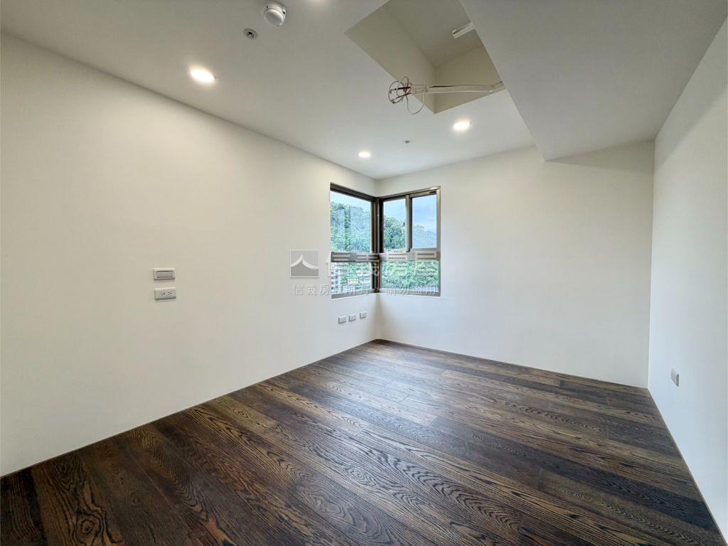 天闊山景小資裝潢美屋房屋室內格局與周邊環境