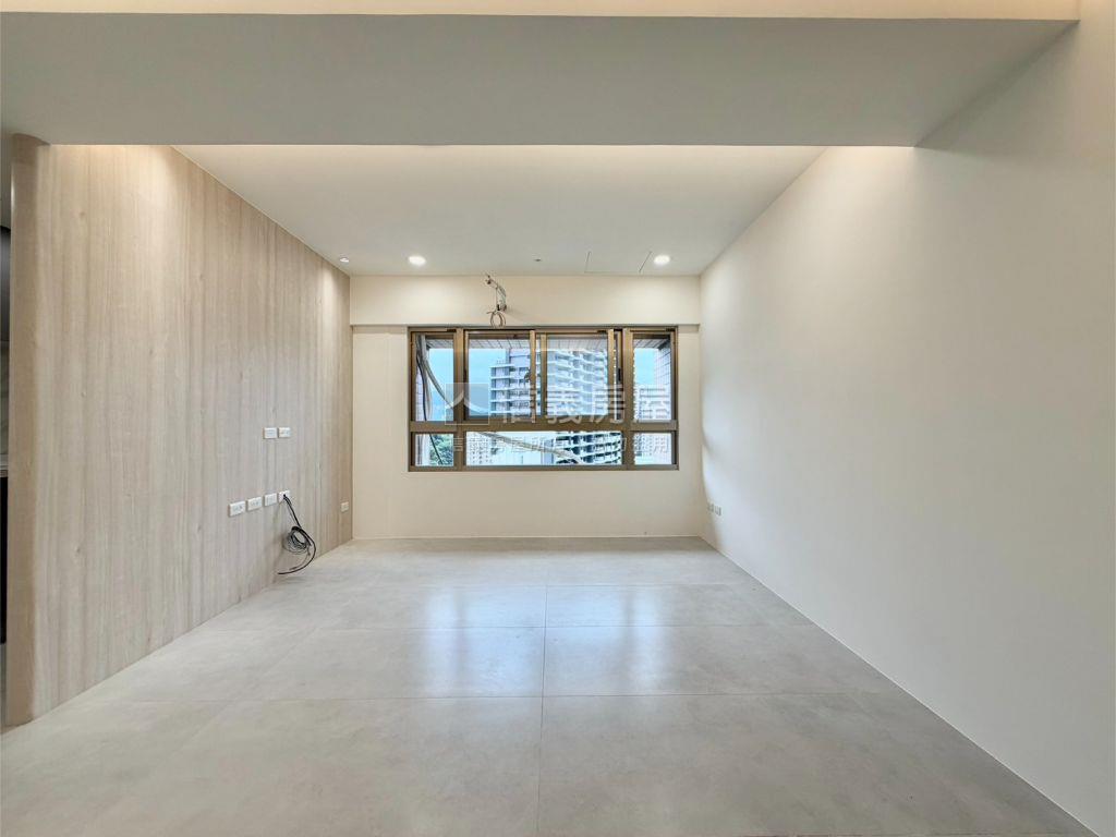 天闊山景小資裝潢美屋房屋室內格局與周邊環境
