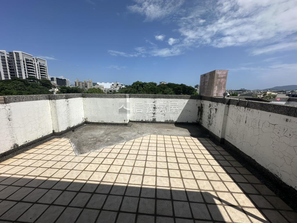 楠梓面公園透天房屋室內格局與周邊環境
