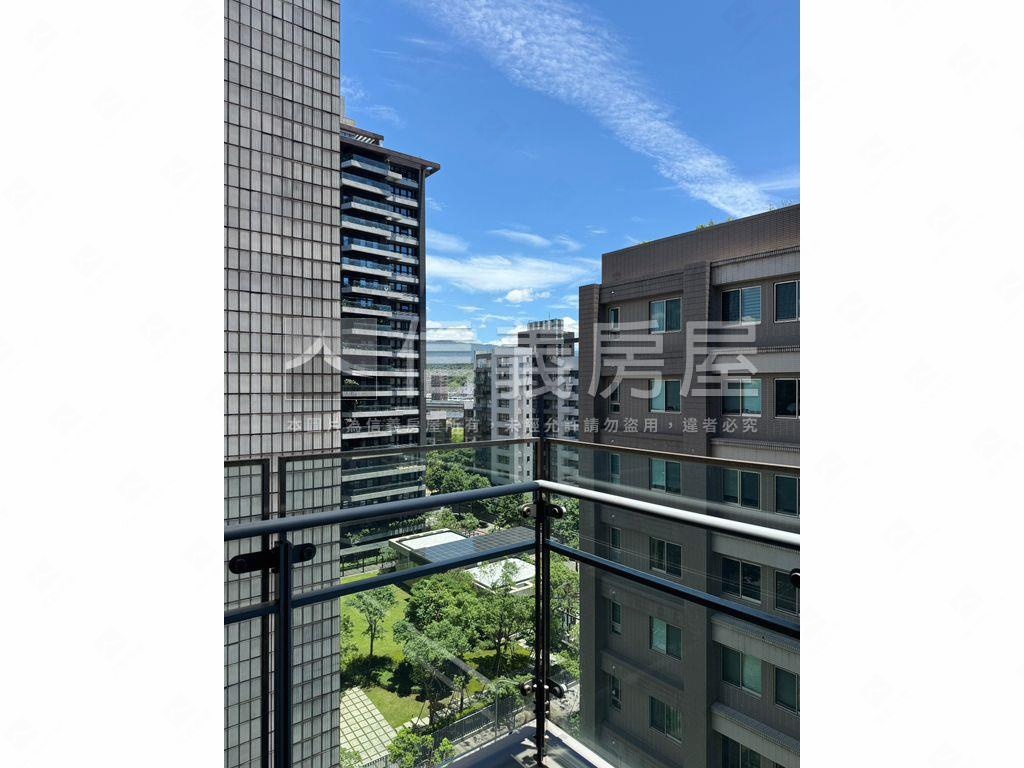 經貿明日館後棟高樓房屋室內格局與周邊環境