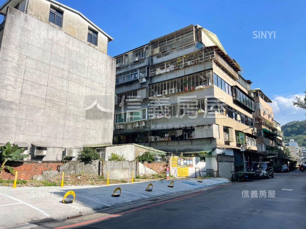 大安區全坤御峰旁角地房屋室內格局與周邊環境