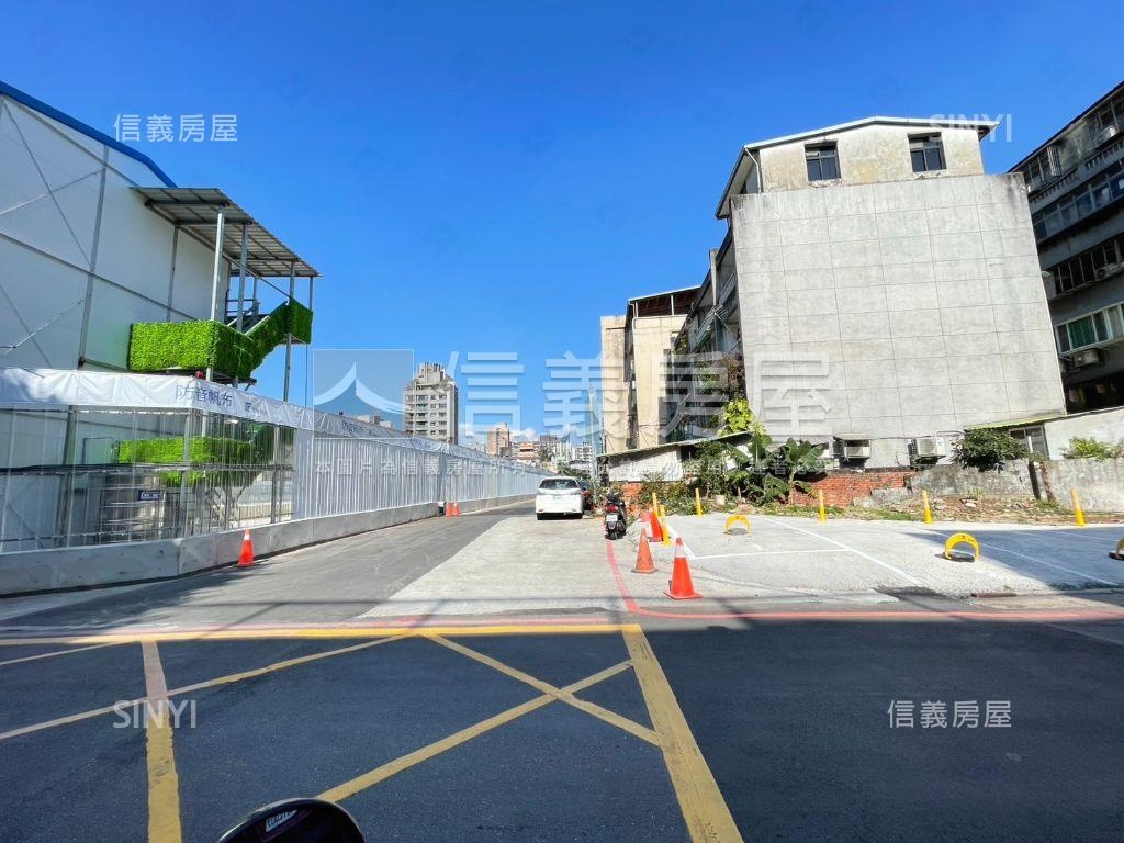 大安區全坤御峰旁角地房屋室內格局與周邊環境