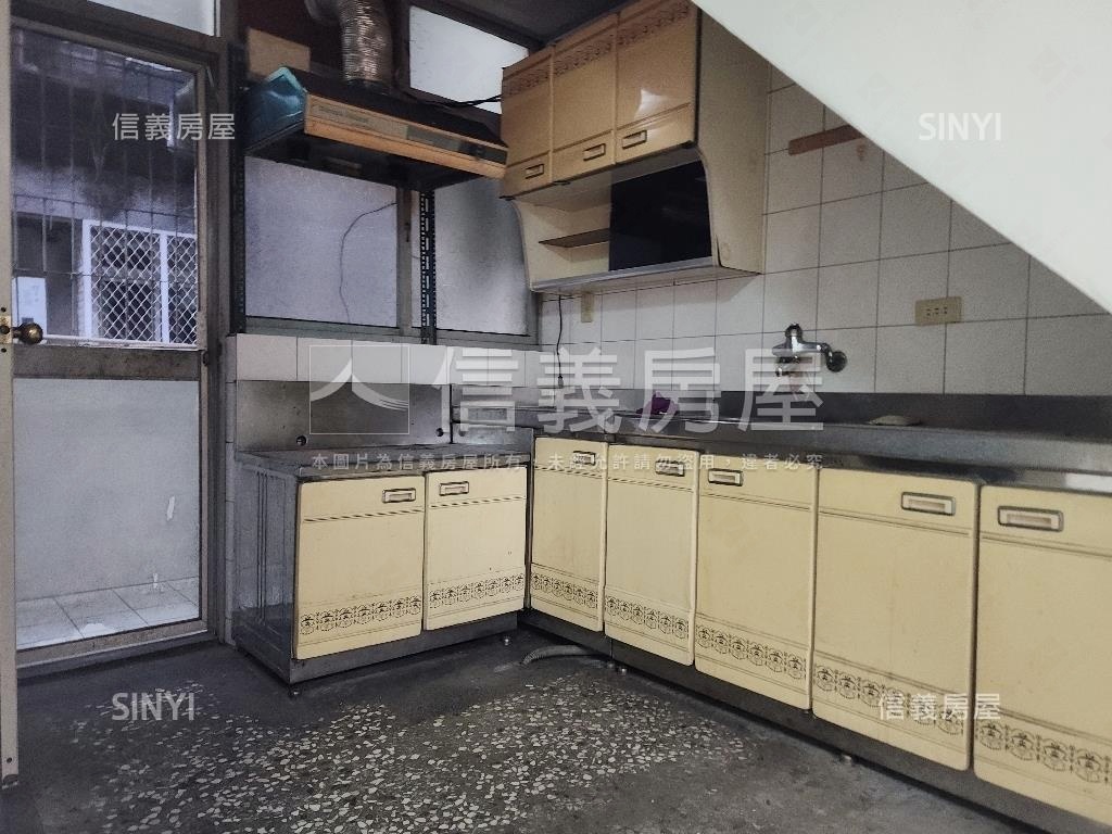 重慶北首購成家三樓房屋室內格局與周邊環境