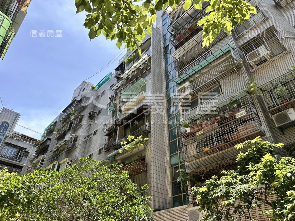 龍城四居。稀有平車房屋室內格局與周邊環境