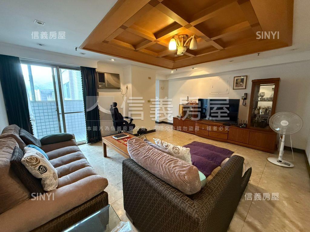 內湖捷運。四房尊邸房屋室內格局與周邊環境