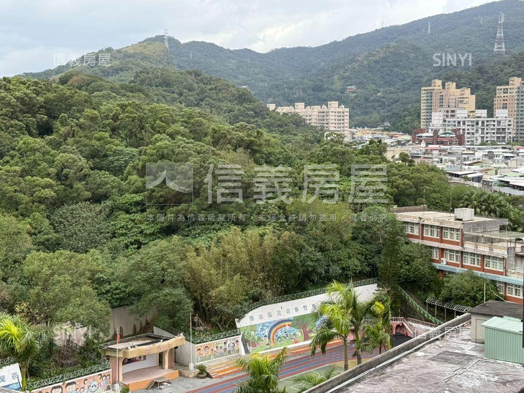 內湖捷運。四房尊邸房屋室內格局與周邊環境