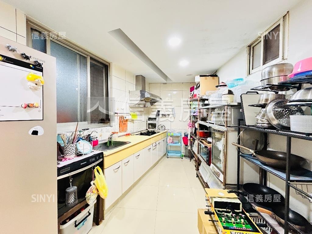 蘆洲邊間公寓二樓房屋室內格局與周邊環境