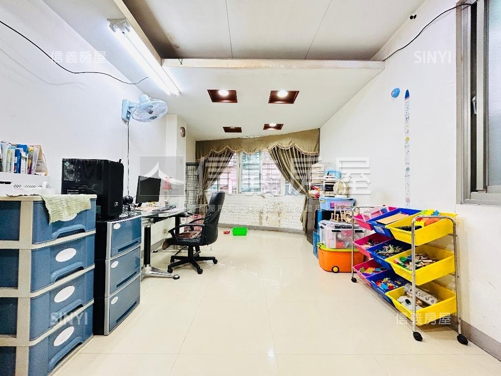 蘆洲邊間公寓二樓房屋室內格局與周邊環境