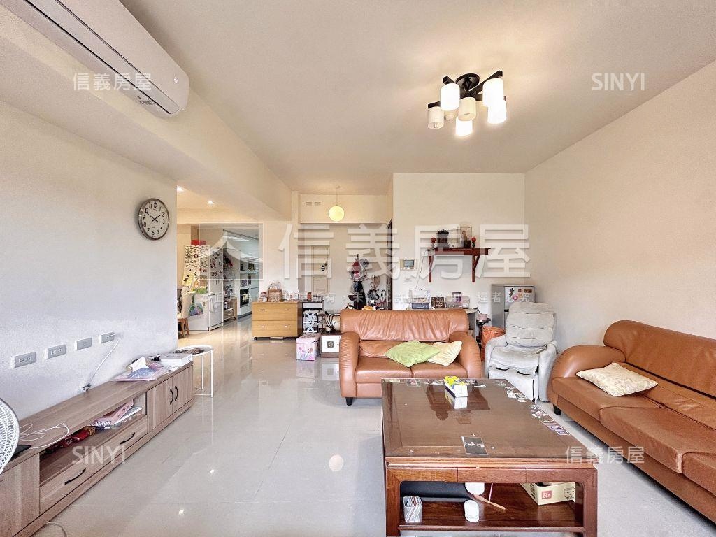 駿馬奔騰展宏圖肆房雙車位房屋室內格局與周邊環境