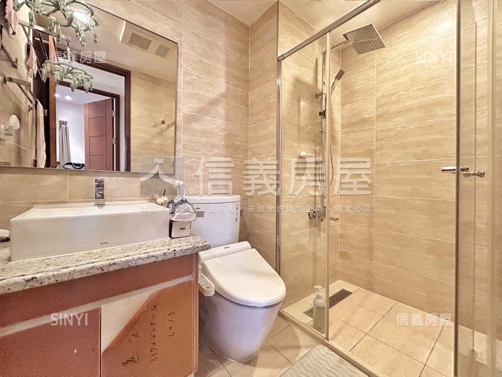 駿馬奔騰展宏圖肆房雙車位房屋室內格局與周邊環境