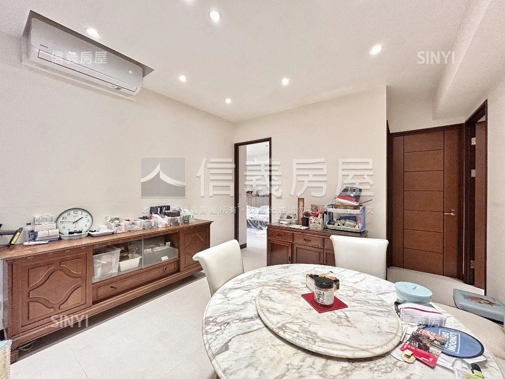 駿馬奔騰展宏圖肆房雙車位房屋室內格局與周邊環境