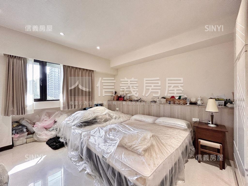 駿馬奔騰展宏圖肆房雙車位房屋室內格局與周邊環境