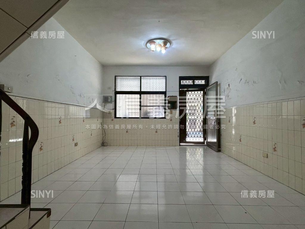 亞灣精華活巷透天房屋室內格局與周邊環境