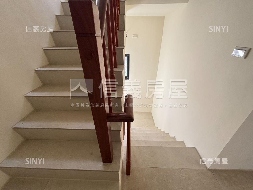 ★清水漂亮車庫透天★房屋室內格局與周邊環境