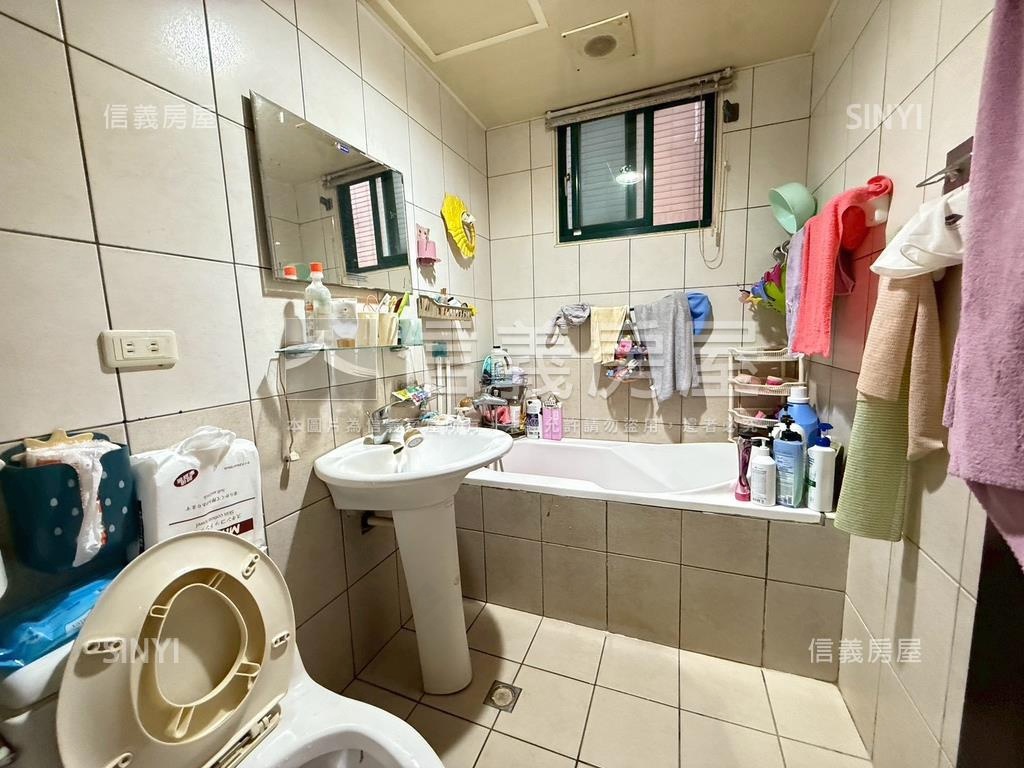 大業朝陽三房有車位房屋室內格局與周邊環境