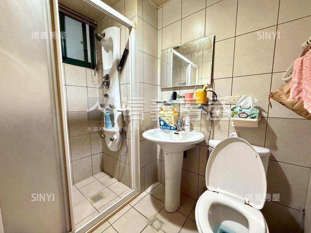 大業朝陽三房有車位房屋室內格局與周邊環境