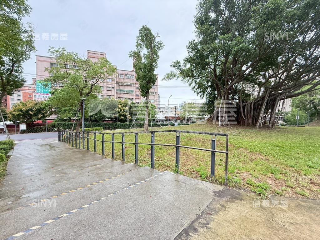 大業朝陽三房有車位房屋室內格局與周邊環境