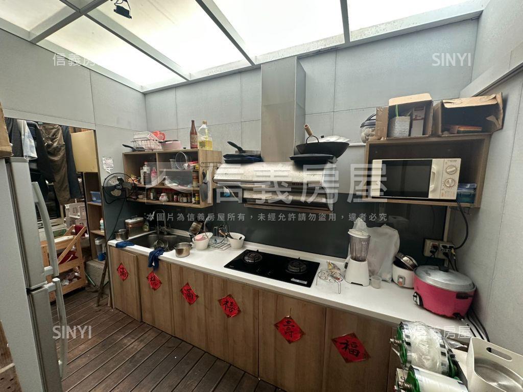藝術街臨路店面房屋室內格局與周邊環境