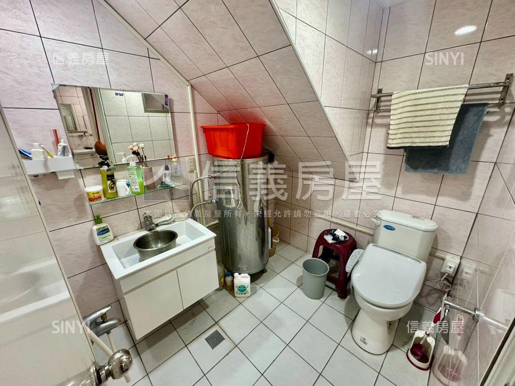 藝術街臨路店面房屋室內格局與周邊環境