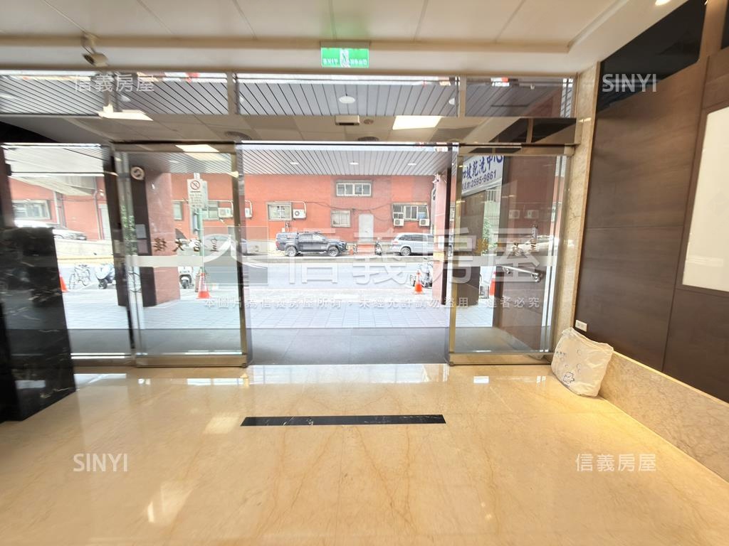 近捷運明亮美裝潢精品二房房屋室內格局與周邊環境