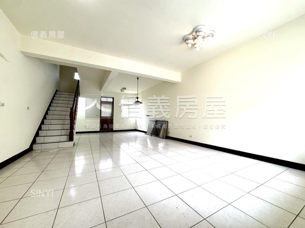 近青埔庭院停車透天房屋室內格局與周邊環境