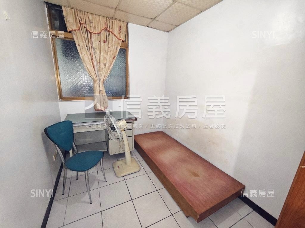 哥德花園新城公寓四樓房屋室內格局與周邊環境