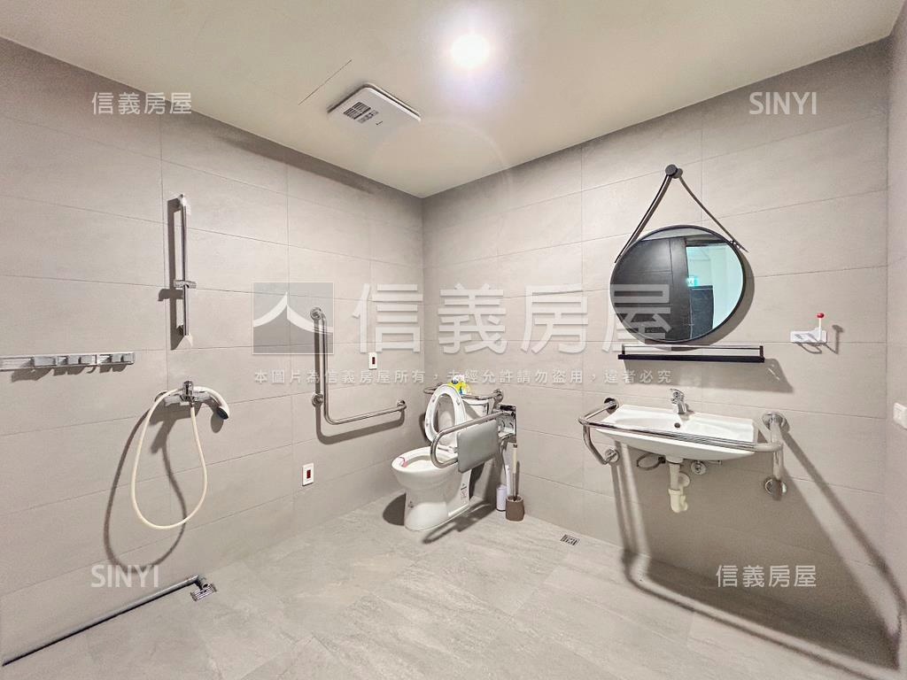 長虹ＰＡＲＫ樓中樓金店面房屋室內格局與周邊環境